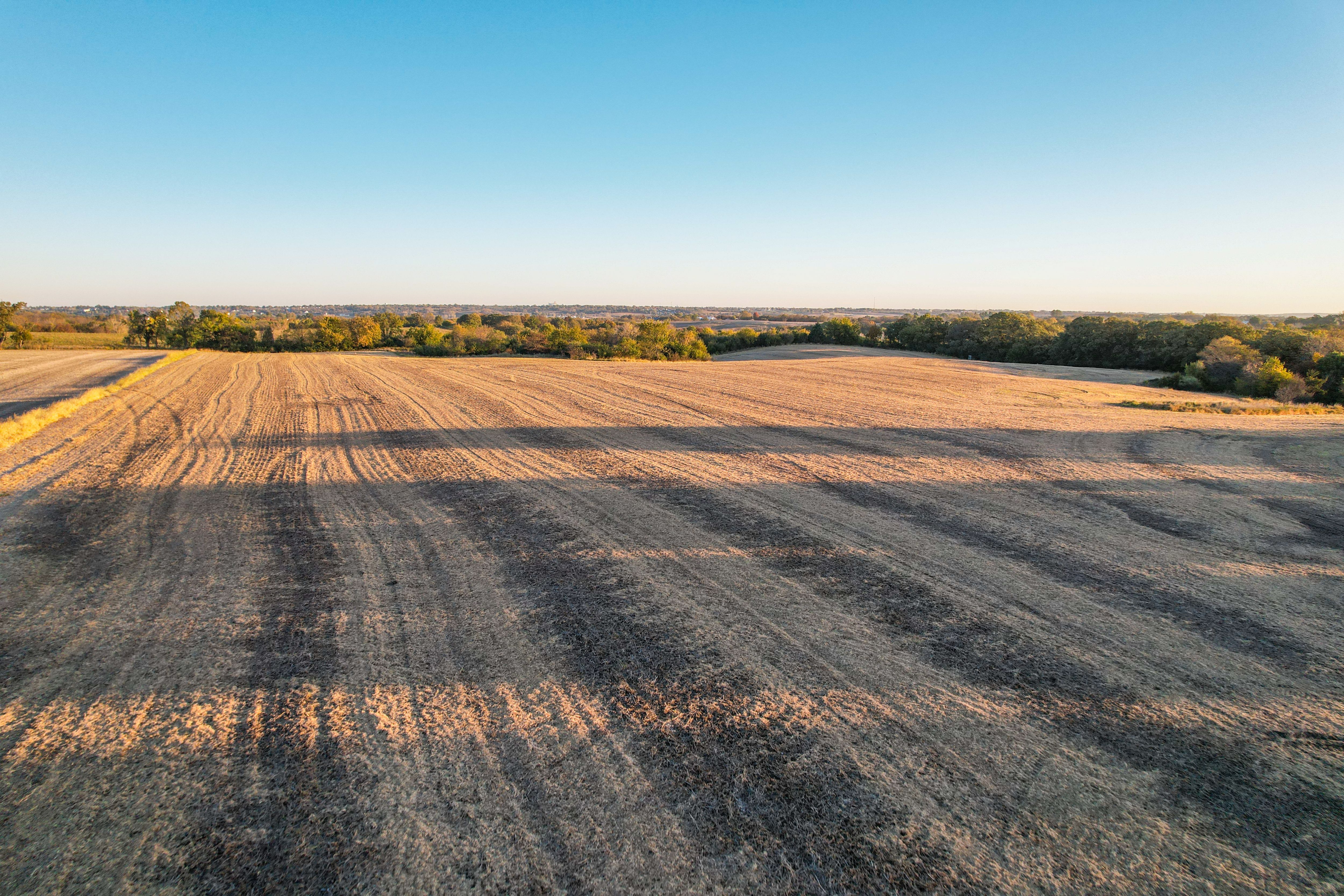 Listing Photo: 18712-Photo Oct 22 2025 8 07 05 AM